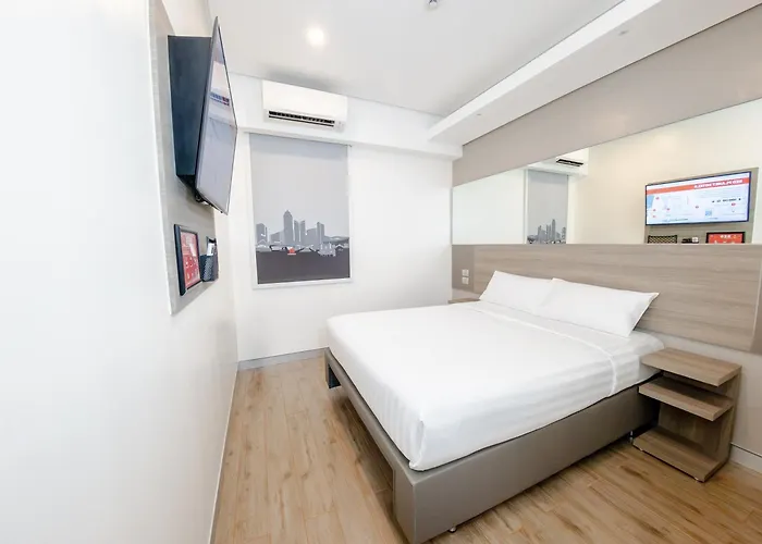 Red Planet Binondo Hotel 3*